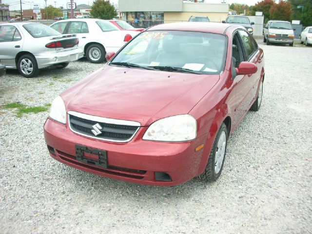 Suzuki Forenza 2006 photo 1