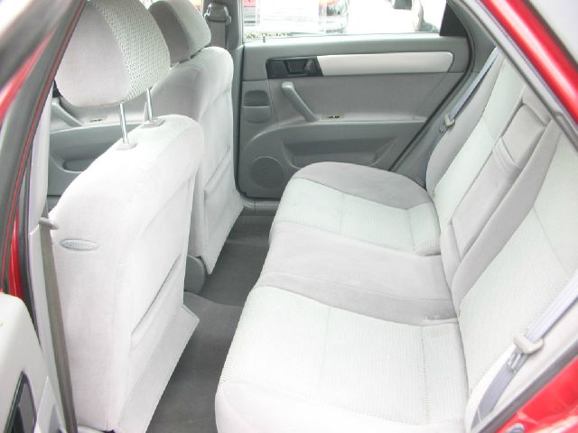 Suzuki Forenza 2006 photo 2