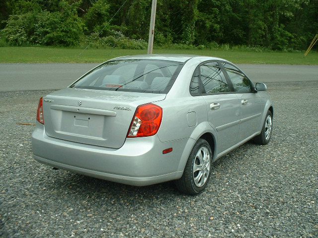 Suzuki Forenza Base Sedan