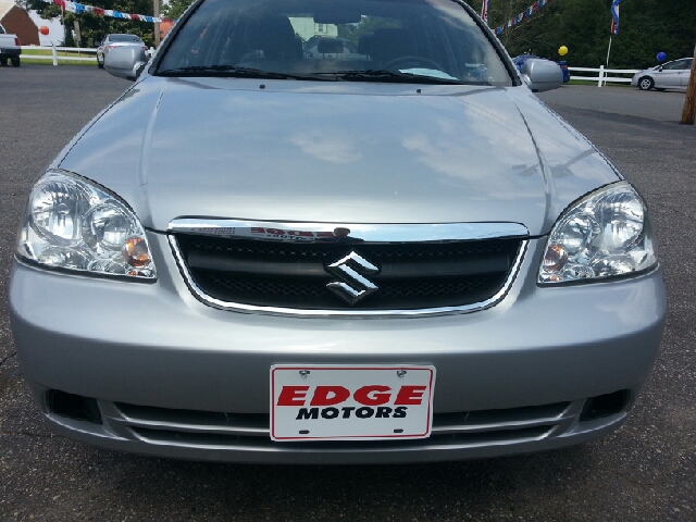 Suzuki Forenza 2006 photo 3