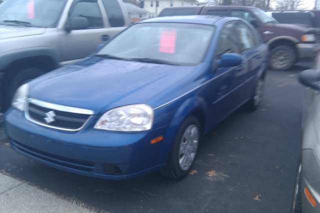 Suzuki Forenza 2006 photo 3