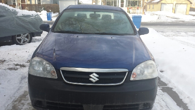 Suzuki Forenza 2006 photo 2