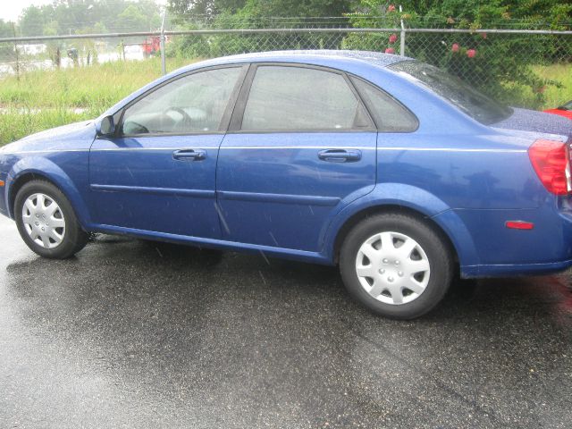 Suzuki Forenza 2006 photo 1
