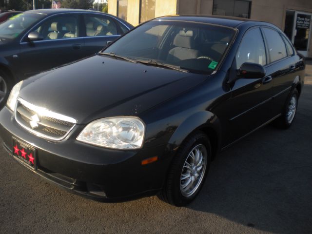 Suzuki Forenza Base Sedan