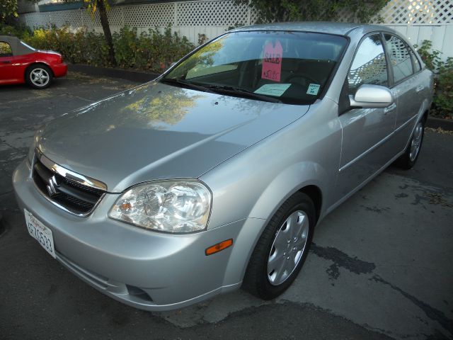 Suzuki Forenza 2006 photo 1