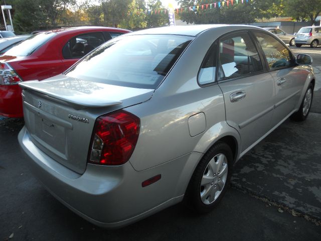 Suzuki Forenza 2006 photo 4