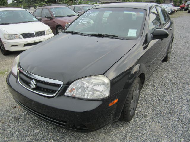 Suzuki Forenza 2006 photo 2