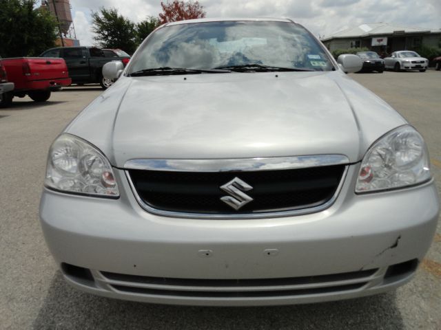 Suzuki Forenza 2006 photo 10