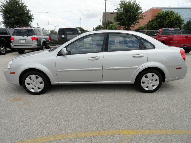 Suzuki Forenza 2006 photo 14