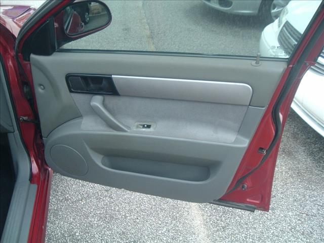 Suzuki Forenza 2006 photo 5