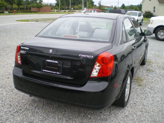 Suzuki Forenza 2006 photo 1