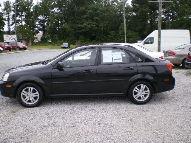 Suzuki Forenza 2006 photo 4