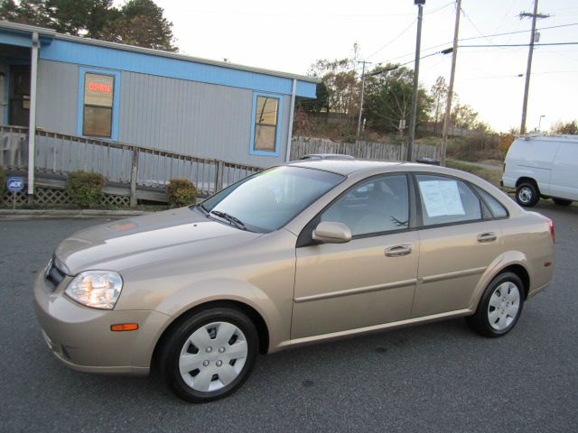 Suzuki Forenza 2006 photo 1