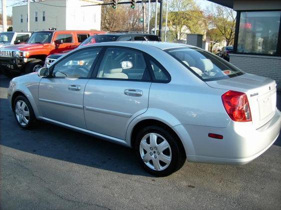Suzuki Forenza 2007 photo 2