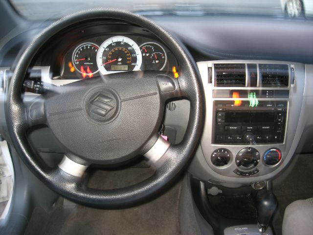 Suzuki Forenza 1LT AWD Sedan