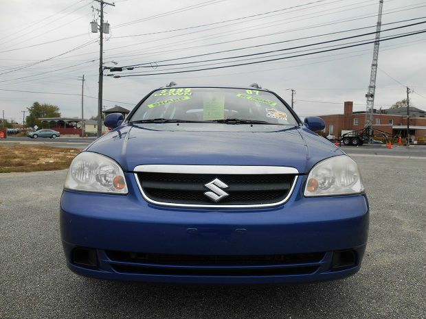 Suzuki Forenza 2007 photo 4