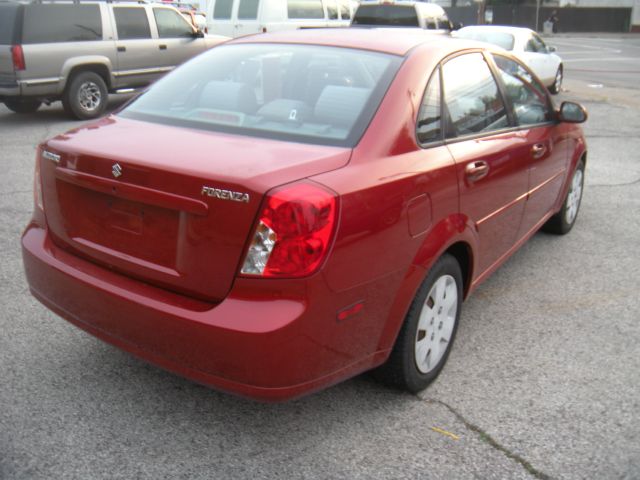 Suzuki Forenza 2007 photo 3