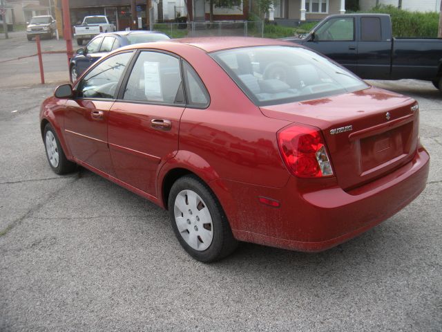 Suzuki Forenza 2007 photo 4
