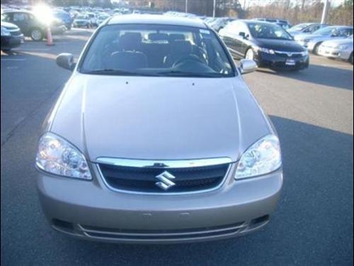 Suzuki Forenza 2007 photo 1