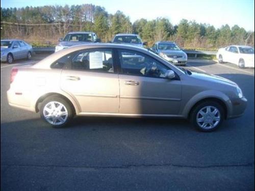 Suzuki Forenza 2007 photo 3