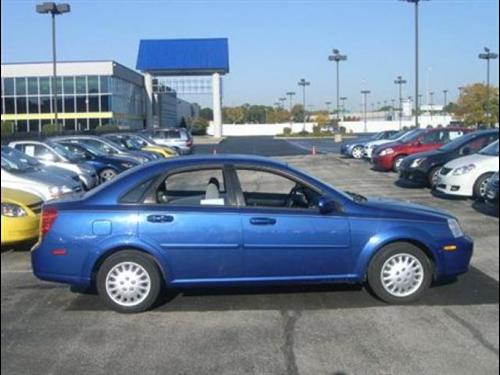 Suzuki Forenza 2007 photo 2