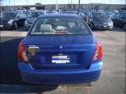 Suzuki Forenza 2007 photo 3