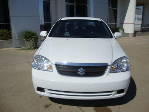 Suzuki Forenza 2007 photo 3