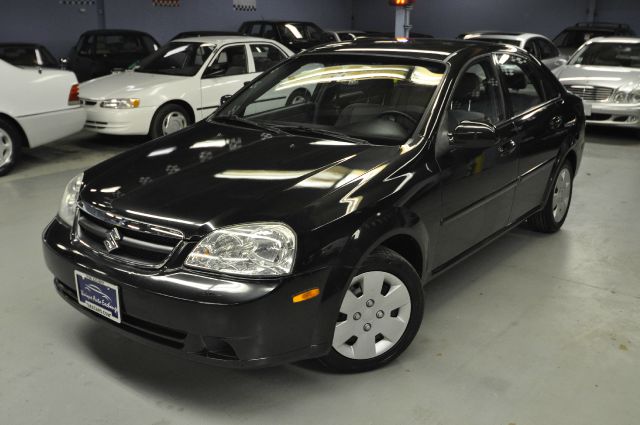 Suzuki Forenza 2007 photo 1