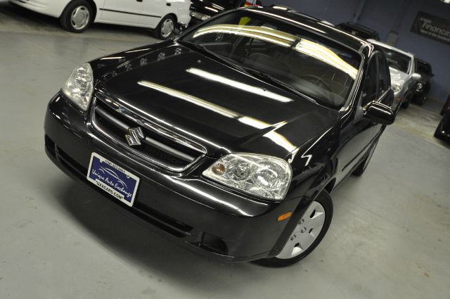 Suzuki Forenza 2007 photo 2