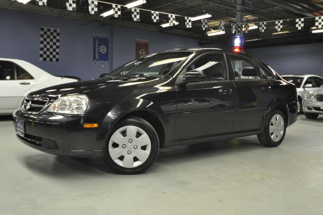 Suzuki Forenza 2007 photo 3