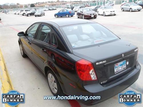 Suzuki Forenza 2007 photo 3