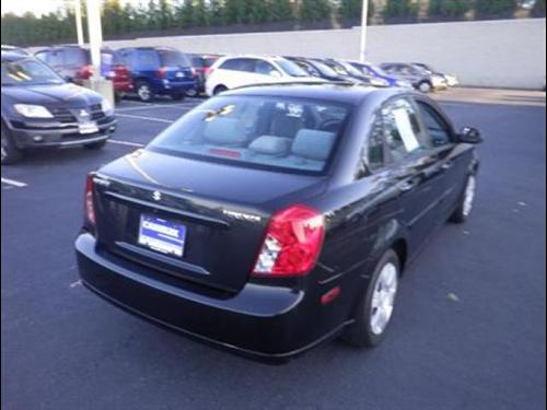 Suzuki Forenza 2007 photo 4