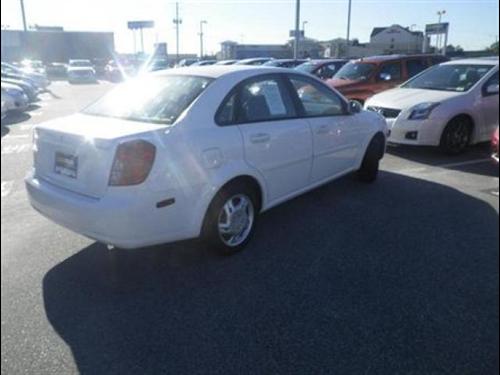 Suzuki Forenza 2007 photo 4