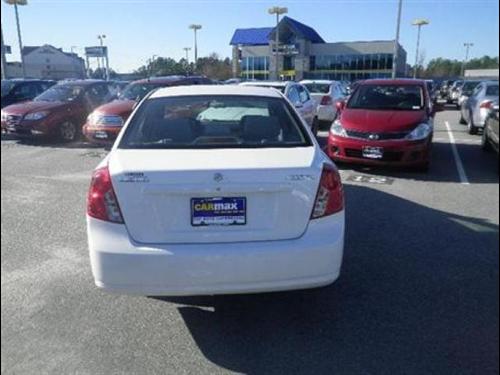 Suzuki Forenza 2007 photo 5