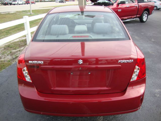 Suzuki Forenza 2007 photo 3