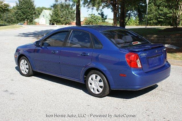 Suzuki Forenza 2007 photo 1
