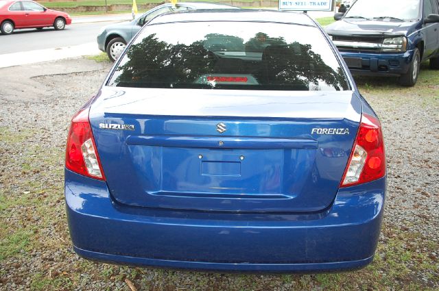 Suzuki Forenza 2007 photo 6