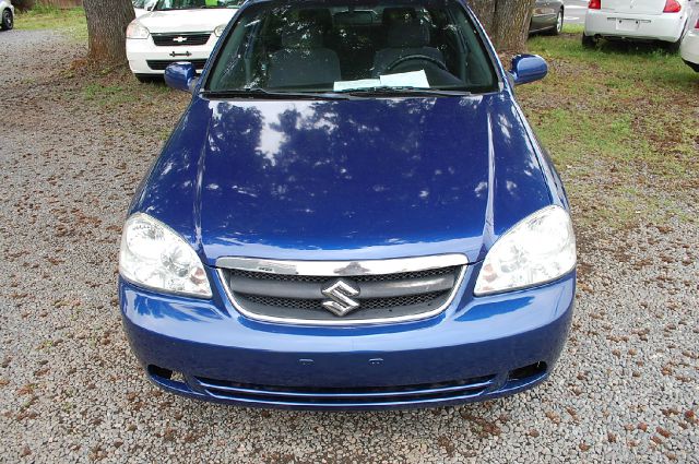 Suzuki Forenza 2007 photo 9