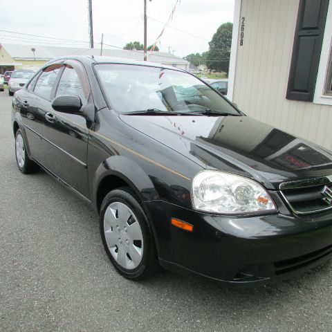 Suzuki Forenza 2008 photo 2