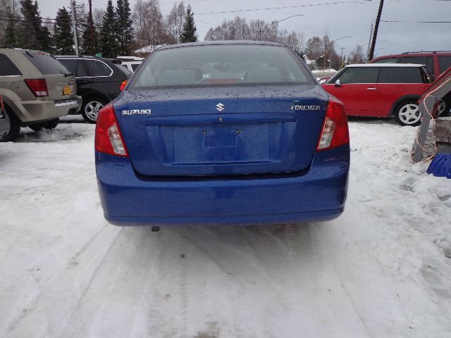 Suzuki Forenza 2008 photo 3