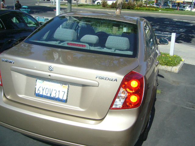 Suzuki Forenza 2008 photo 0