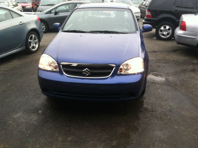 Suzuki Forenza 2008 photo 0