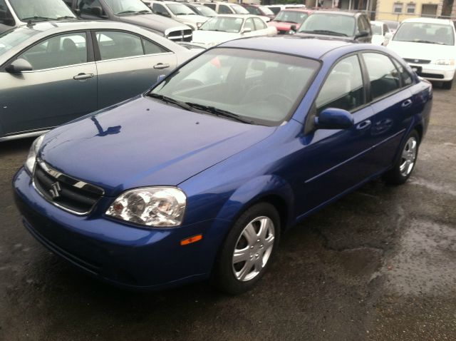 Suzuki Forenza 2008 photo 2