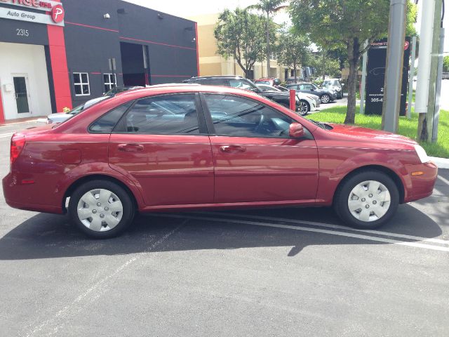 Suzuki Forenza 2008 photo 3