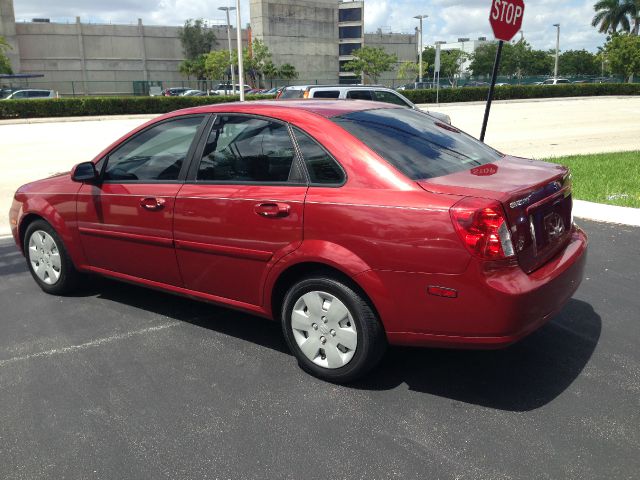 Suzuki Forenza 2008 photo 4