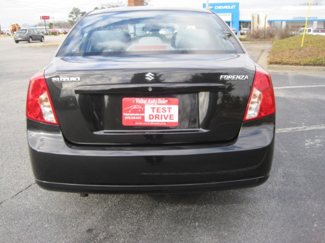 Suzuki Forenza 2008 photo 1