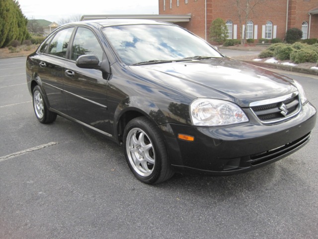 Suzuki Forenza 2008 photo 3