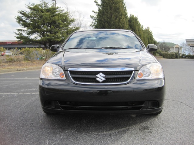 Suzuki Forenza 2008 photo 4