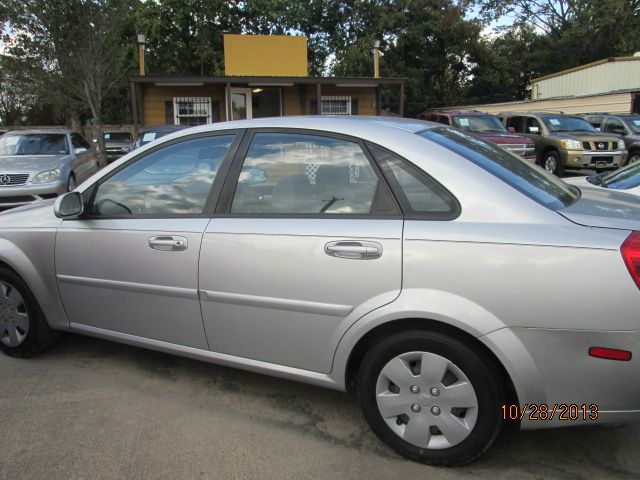 Suzuki Forenza 2008 photo 1