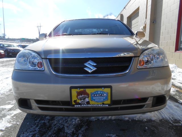 Suzuki Forenza 2008 photo 3